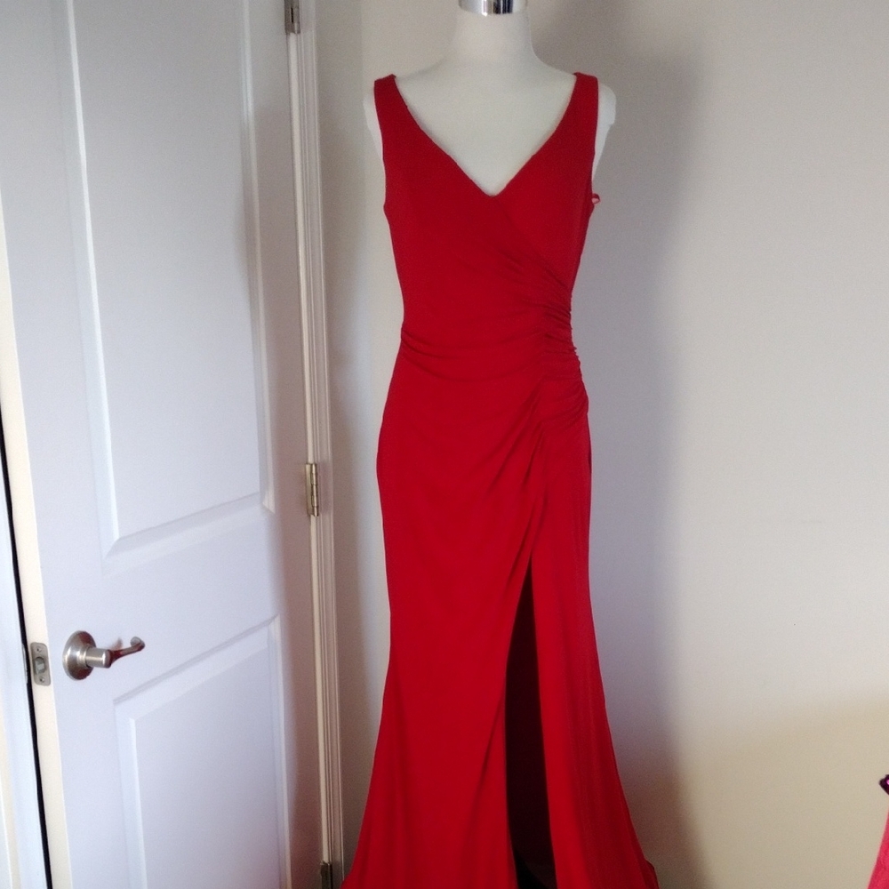 Elegant Red Evening Dress By Ieena For Macduggal